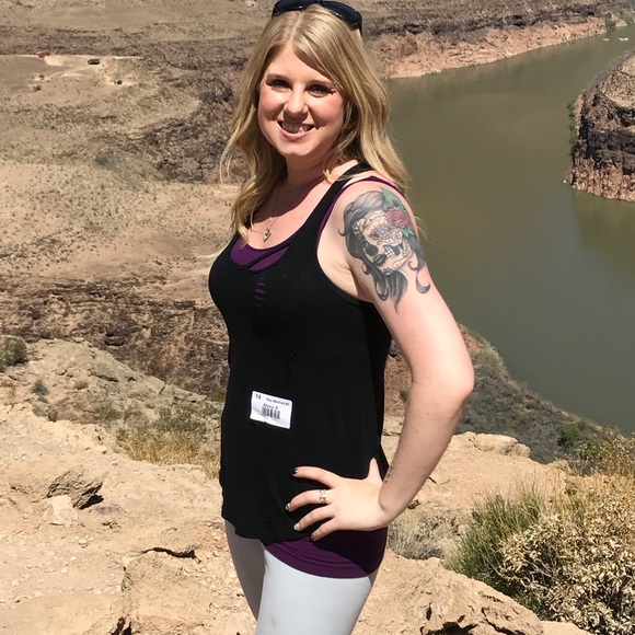 Welcome To LexIsMore Boutique and Alexa’s Closet! - Picture 3 of 8